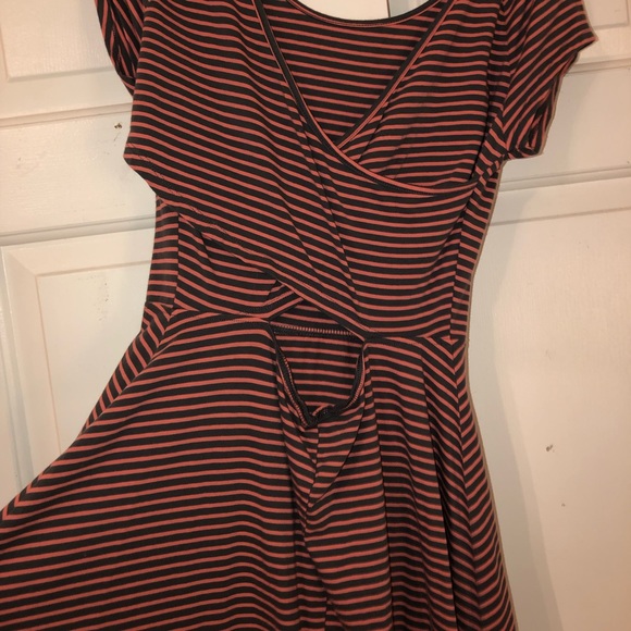 Casual Cute Striped Crossed back dress - Picture 3 of 4